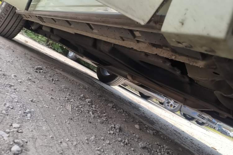 Used Hongqi HS3 2023 1.5T Two-Wheel Drive Shanwei Edition Right Side Sill