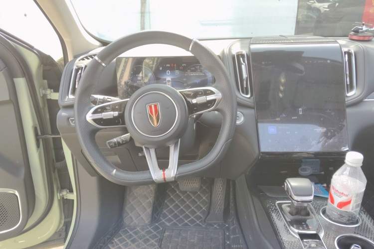 Used Hongqi HS3 2023 1.5T Two-Wheel Drive Shanwei Edition Steering Wheel