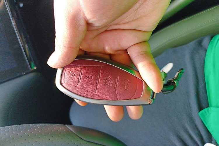 Used Hongqi HS3 2023 1.5T Two-Wheel Drive Shanwei Edition Vehicle Key