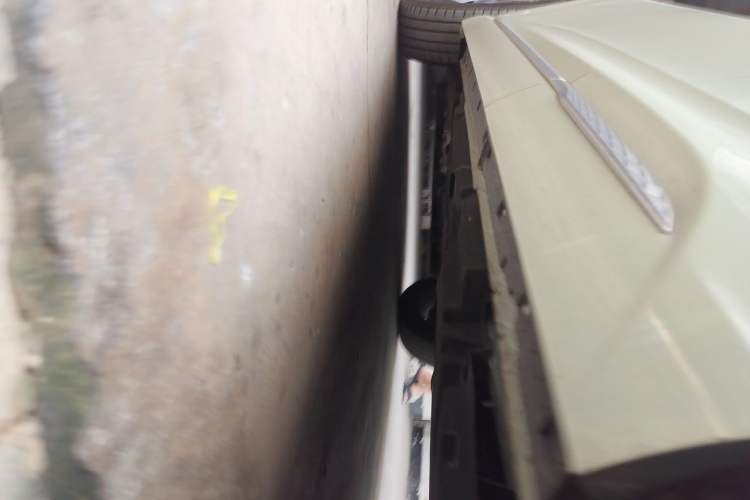Used Hongqi HS3 2023 1.5T Two-Wheel Drive Shanwei Edition Chassis Rear Left