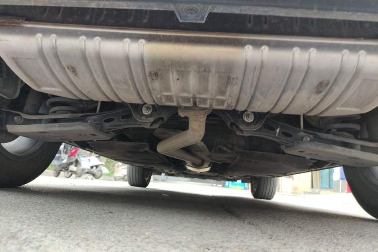 Used Hongqi HS3 2023 1.5T Two-Wheel Drive Shanwei Edition Chassis Rear