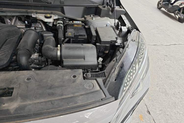 Used Hongqi HS3 2023 1.5T Two-Wheel Drive Shanwei Edition Engine Bay Left