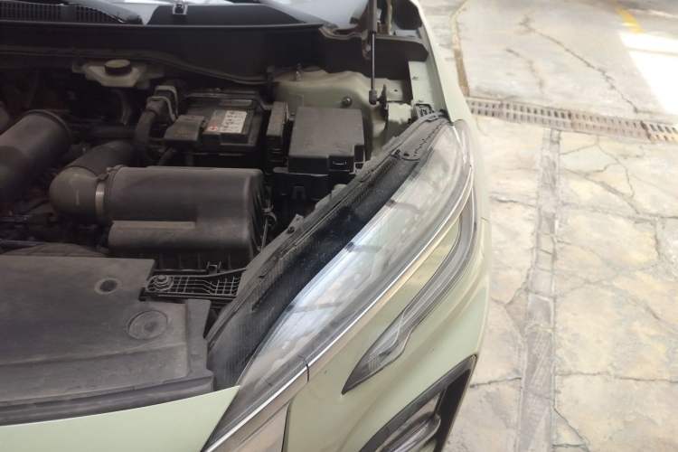 Used Hongqi HS3 2023 1.5T Two-Wheel Drive Shanwei Edition Engine Bay Left