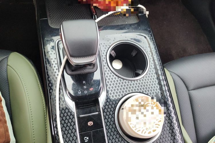 Used Hongqi HS3 2023 1.5T Two-Wheel Drive Shanwei Edition Gear Lever