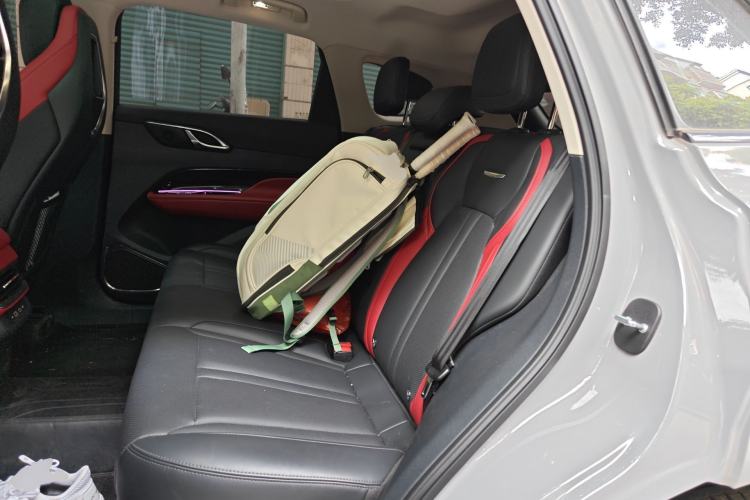 Used Hongqi HS3 2023 1.5T Two-Wheel Drive Shanwei Edition Left Rear Seat