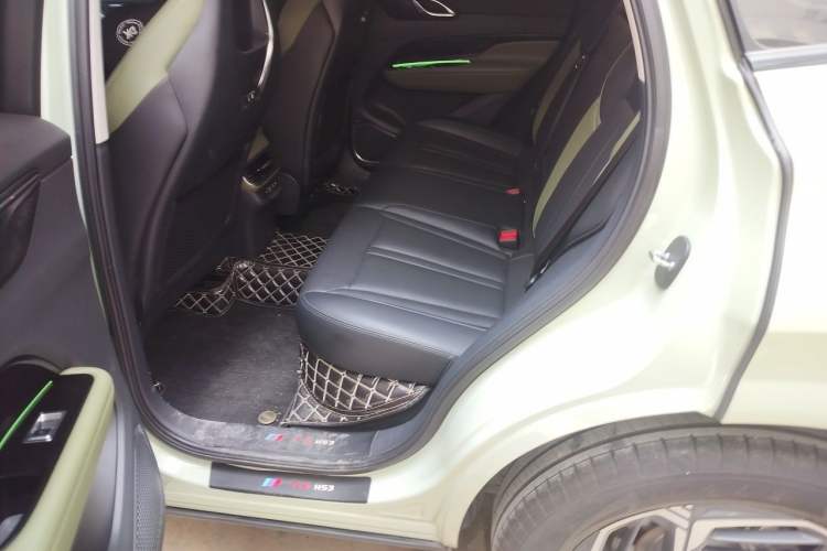 Used Hongqi HS3 2023 1.5T Two-Wheel Drive Shanwei Edition Left Rear Seat
