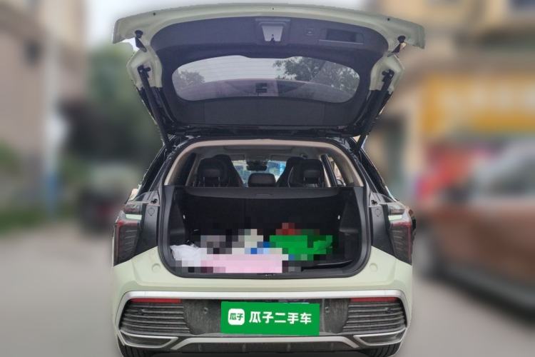 Used Hongqi HS3 2023 1.5T Two-Wheel Drive Shanwei Edition Trunk