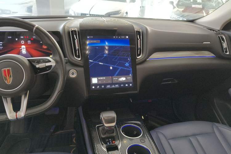 Used Hongqi HS3 2023 2.0T All-Wheel-Drive Youwei Version Audio And AC Panel
