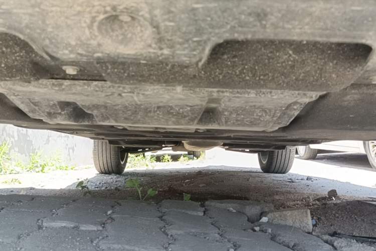Used Hongqi HS3 2023 2.0T All-Wheel-Drive Youwei Version Chassis Front