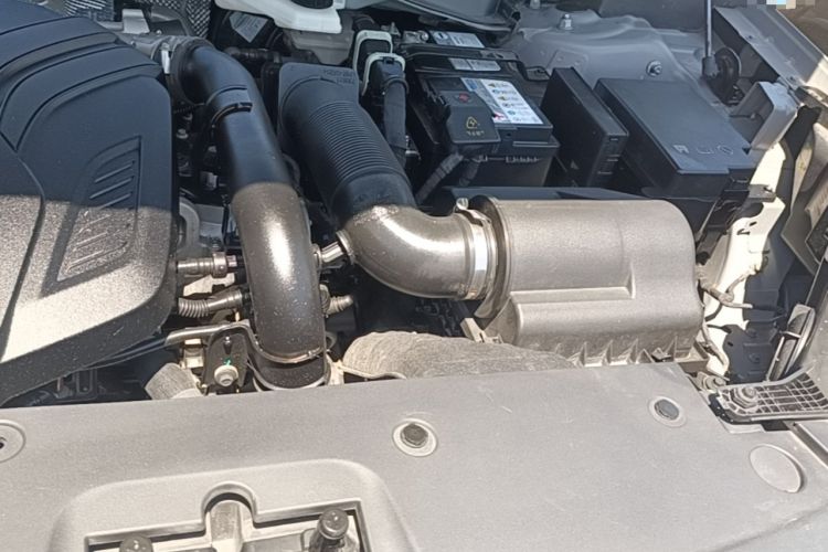 Used Hongqi HS3 2023 2.0T All-Wheel-Drive Youwei Version Engine Bay Left