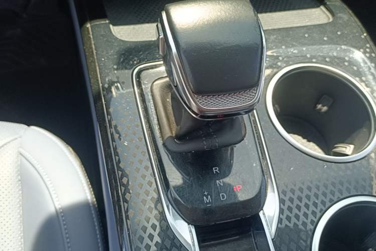 Used Hongqi HS3 2023 2.0T All-Wheel-Drive Youwei Version Gear Lever
