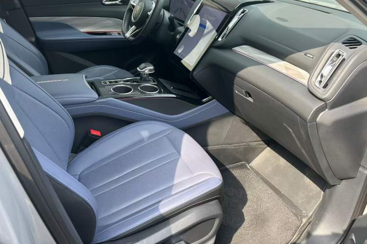 Used Hongqi HS3 2023 2.0T All-Wheel-Drive Youwei Version Interior 2