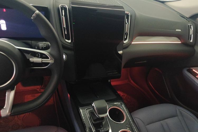Used Hongqi HS3 2023 2.0T All-Wheel-Drive Youwei Version Interior 4