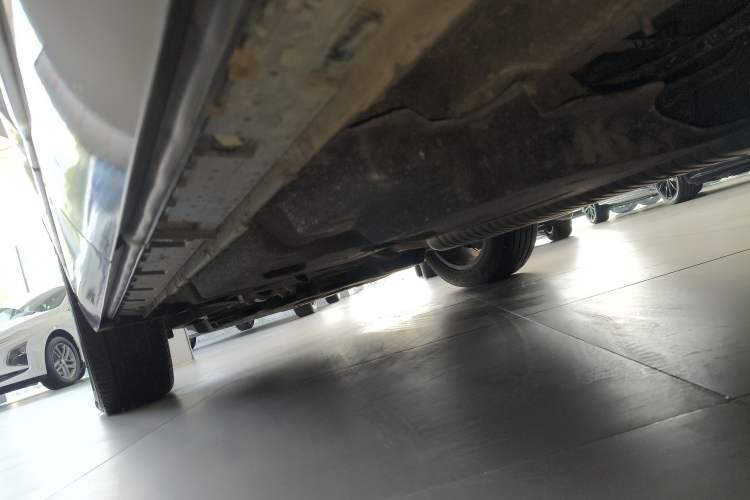 Used Hongqi HS3 2023 2.0T All-Wheel-Drive Youwei Version Left Side Sill