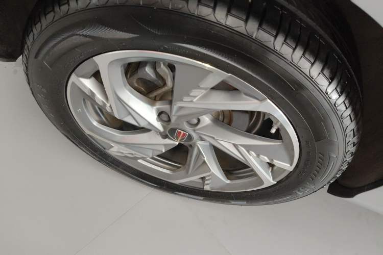 Used Hongqi HS3 2023 2.0T All-Wheel-Drive Youwei Version Right Rear Wheel Hub