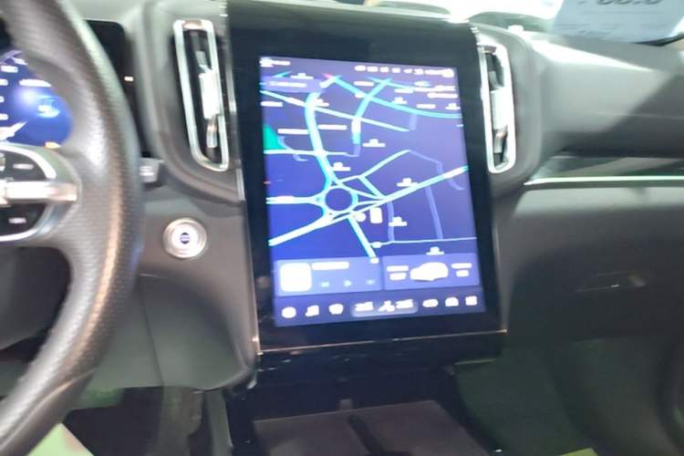 Used Hongqi HS3 2023 1.5T Two-Wheel Drive Shanwei Edition Audio And AC Panel
