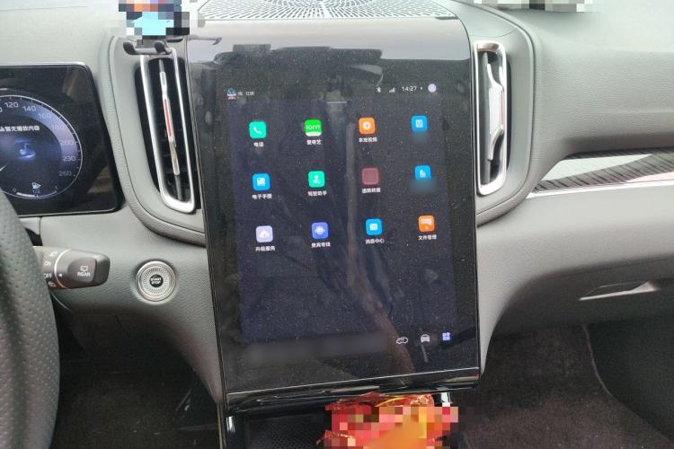 Used Hongqi HS3 2023 1.5T Two-Wheel Drive Shanwei Edition Audio And AC Panel