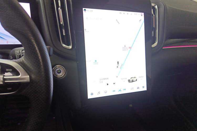 Used Hongqi HS3 2023 2.0T All-Wheel-Drive Youwei Version Audio And AC Panel