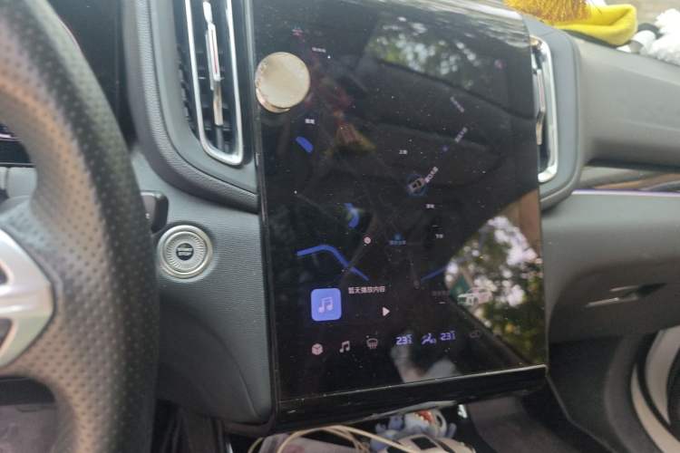 Used Hongqi HS3 2023 1.5T Two-Wheel Drive Shanwei Edition Audio And AC Panel