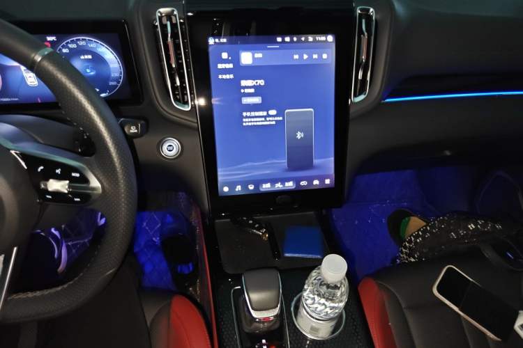 Used Hongqi HS3 2023 2.0T Two-Wheel Drive Available Version Audio And AC Panel
