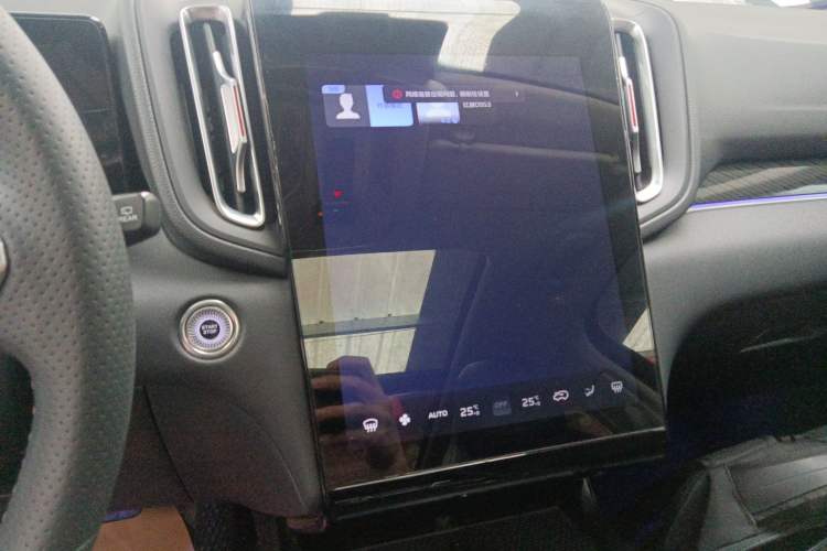 Used Hongqi HS3 2023 1.5T Two-Wheel Drive Shanwei Edition Audio And AC Panel