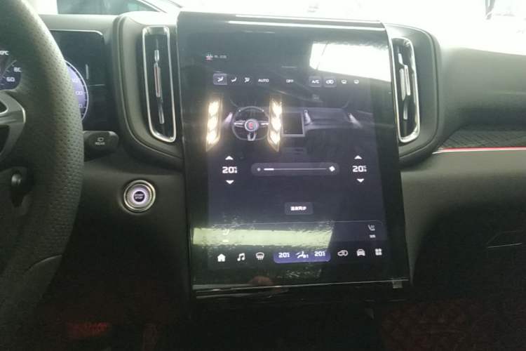 Used Hongqi HS3 2023 1.5T Two-Wheel Drive Shanwei Edition Audio And AC Panel