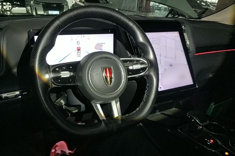 Used Hongqi HS3 2023 1.5T Two-Wheel Drive Shanwei Edition Center Console
