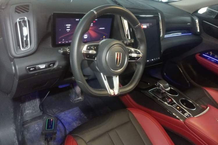 Used Hongqi HS3 2023 1.5T Two-Wheel Drive Shanwei Edition Center Console