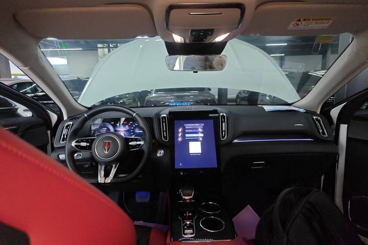 Used Hongqi HS3 2023 1.5T Two-Wheel Drive Shanwei Edition Center Console