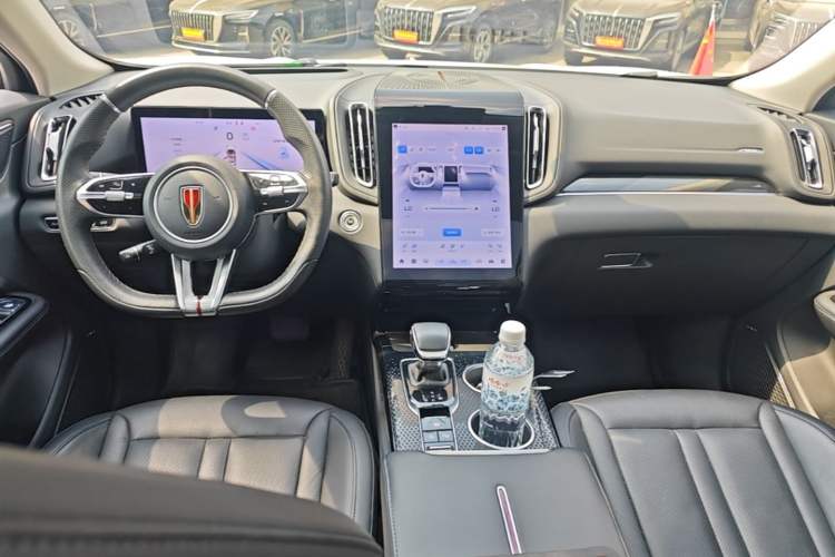 Used Hongqi HS3 2023 2.0T All-Wheel-Drive Youwei Version Center Console