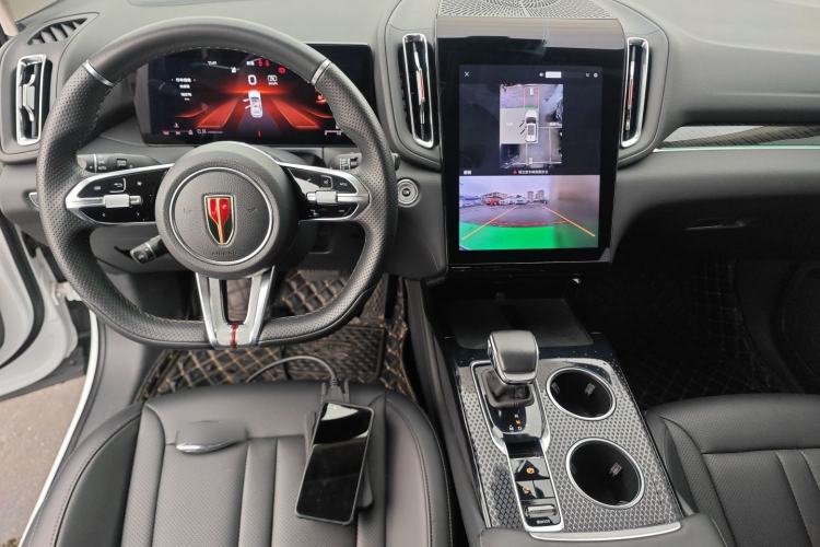 Used Hongqi HS3 2023 1.5T Two-Wheel Drive Shanwei Edition Center Console