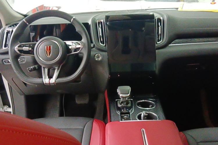 Used Hongqi HS3 2023 2.0T Two-Wheel Drive Available Version Center Console