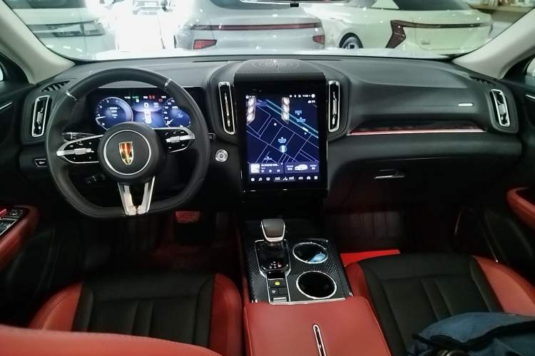 Used Hongqi HS3 2023 1.5T Two-Wheel Drive Shanwei Edition Center Console