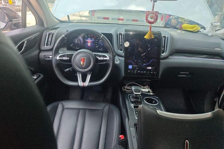 Used Hongqi HS3 2023 1.5T Two-Wheel Drive Shanwei Edition Center Console