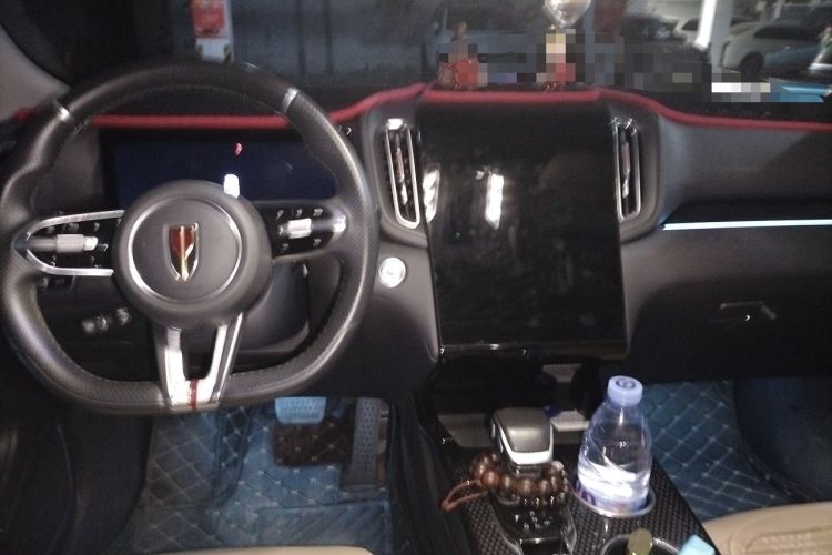 Used Hongqi HS3 2023 1.5T Two-Wheel Drive Shanwei Edition Center Console