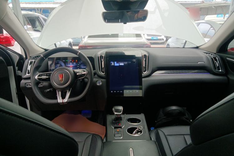 Used Hongqi HS3 2023 1.5T Two-Wheel Drive Shanwei Edition Center Console