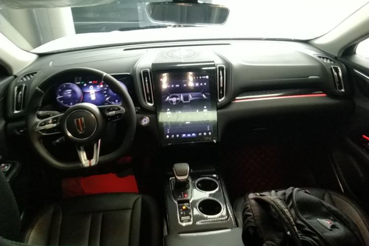 Used Hongqi HS3 2023 1.5T Two-Wheel Drive Shanwei Edition Center Console