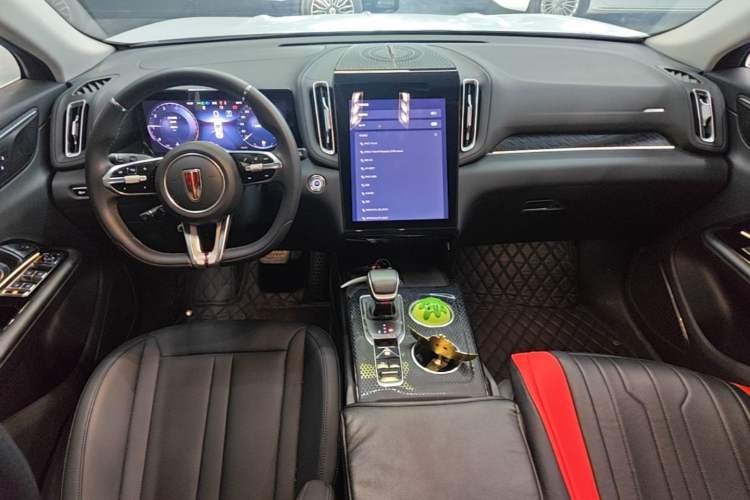 Used Hongqi HS3 2023 1.5T Two-Wheel Drive Shanwei Edition Center Console