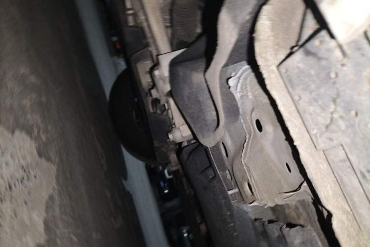 Used Hongqi HS3 2023 1.5T Two-Wheel Drive Shanwei Edition Chassis Front Left