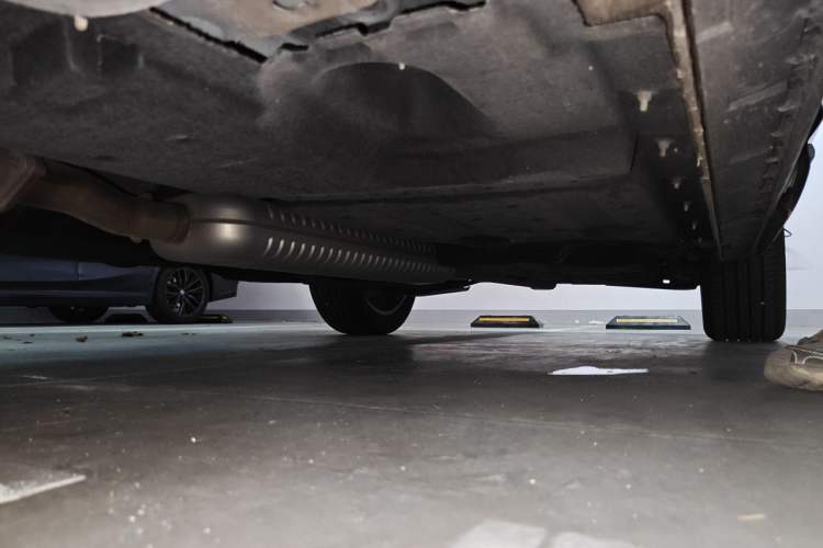 Used Hongqi HS3 2023 2.0T Two-Wheel Drive Available Version Chassis Front Left