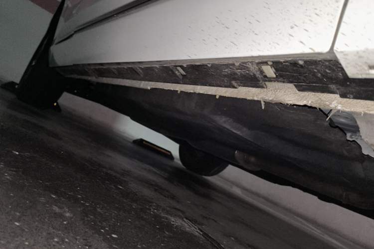 Used Hongqi HS3 2023 1.5T Two-Wheel Drive Shanwei Edition Chassis Front Right