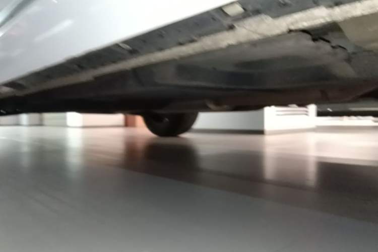 Used Hongqi HS3 2023 1.5T Two-Wheel Drive Shanwei Edition Chassis Front Right