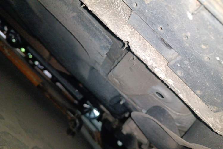 Used Hongqi HS3 2023 1.5T Two-Wheel Drive Shanwei Edition Chassis Front Right