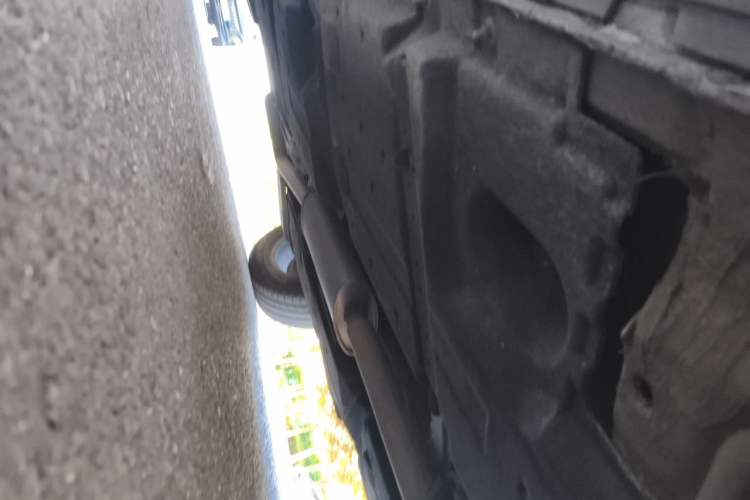 Used Hongqi HS3 2023 1.5T Two-Wheel Drive Shanwei Edition Chassis Front Right