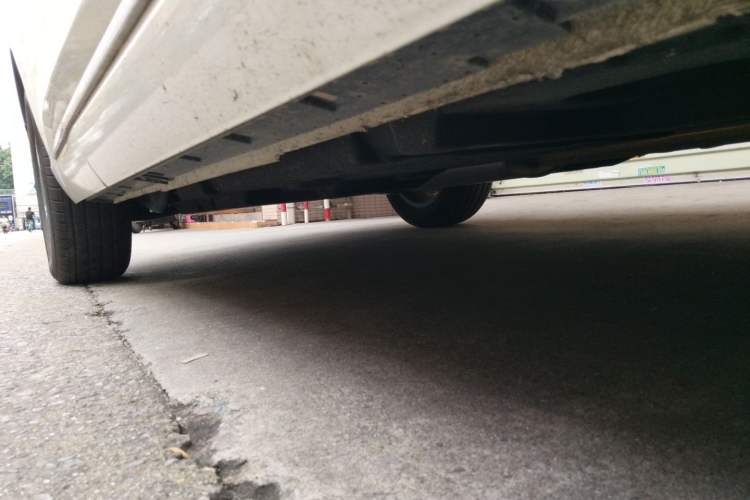 Used Hongqi HS3 2023 1.5T Two-Wheel Drive Shanwei Edition Chassis Front Right