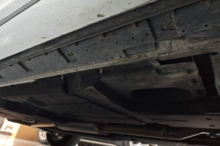 Used Hongqi HS3 2023 1.5T Two-Wheel Drive Shanwei Edition Chassis Front Right