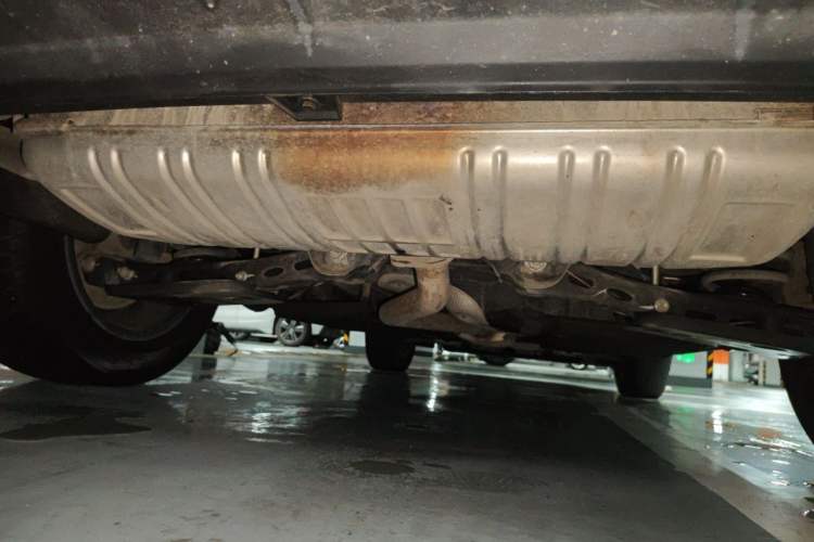 Used Hongqi HS3 2023 1.5T Two-Wheel Drive Shanwei Edition Chassis Rear