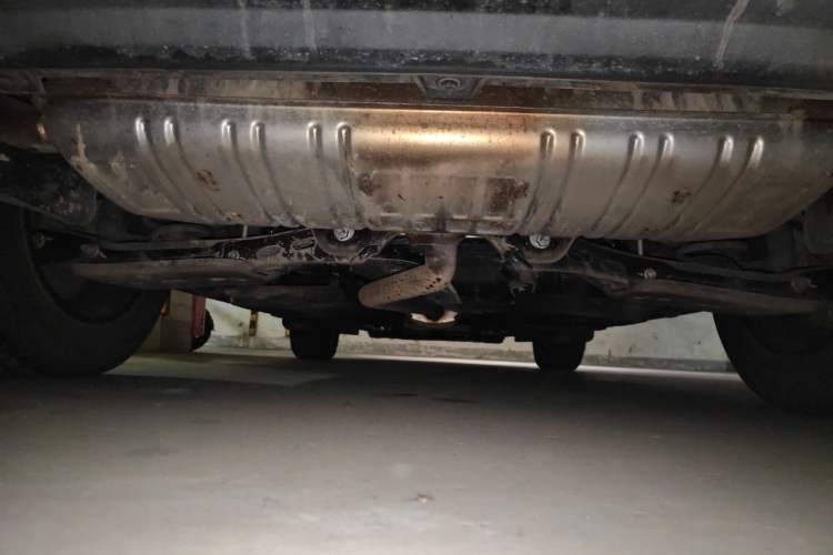 Used Hongqi HS3 2023 1.5T Two-Wheel Drive Shanwei Edition Chassis Rear