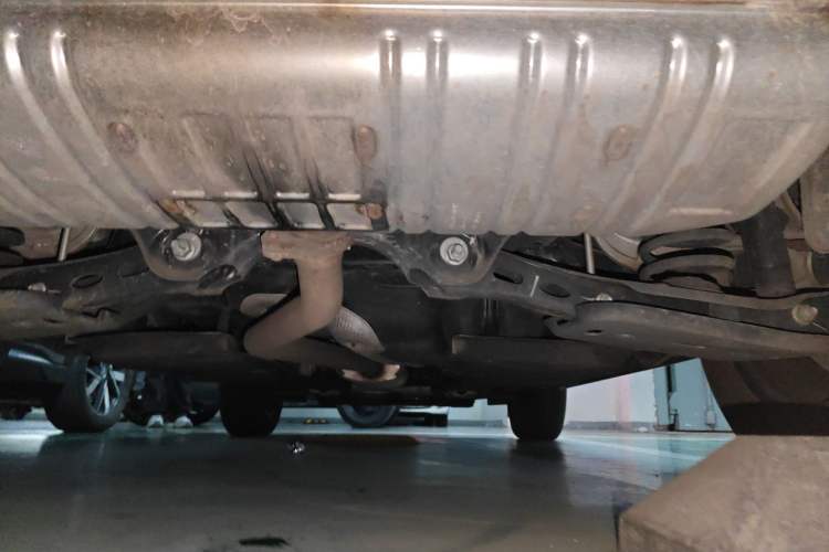 Used Hongqi HS3 2023 1.5T Two-Wheel Drive Shanwei Edition Chassis Rear