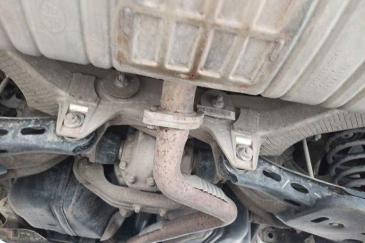 Used Hongqi HS3 2023 2.0T All-Wheel-Drive Youwei Version Chassis Rear
